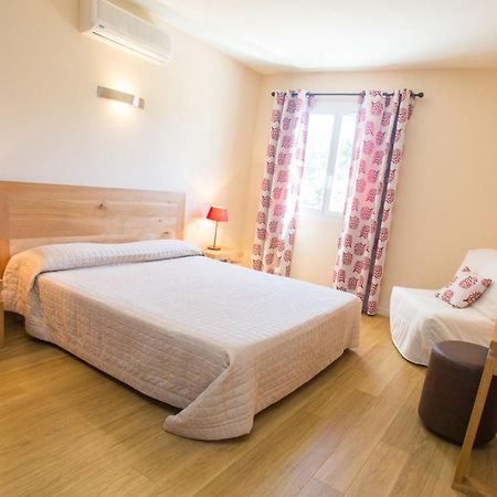 Hotel Cesario カルヴィ エクステリア 写真
