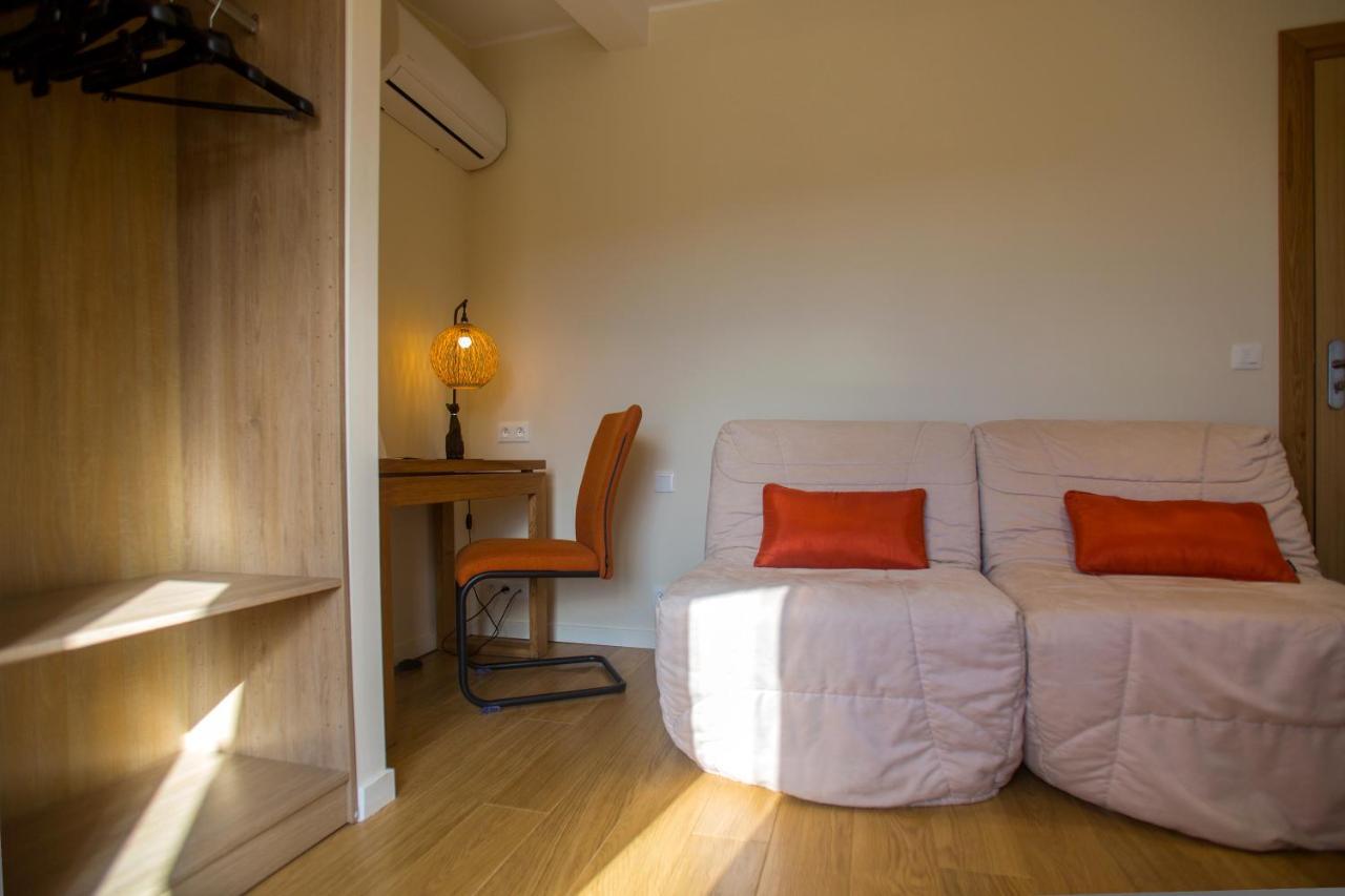 Hotel Cesario カルヴィ エクステリア 写真