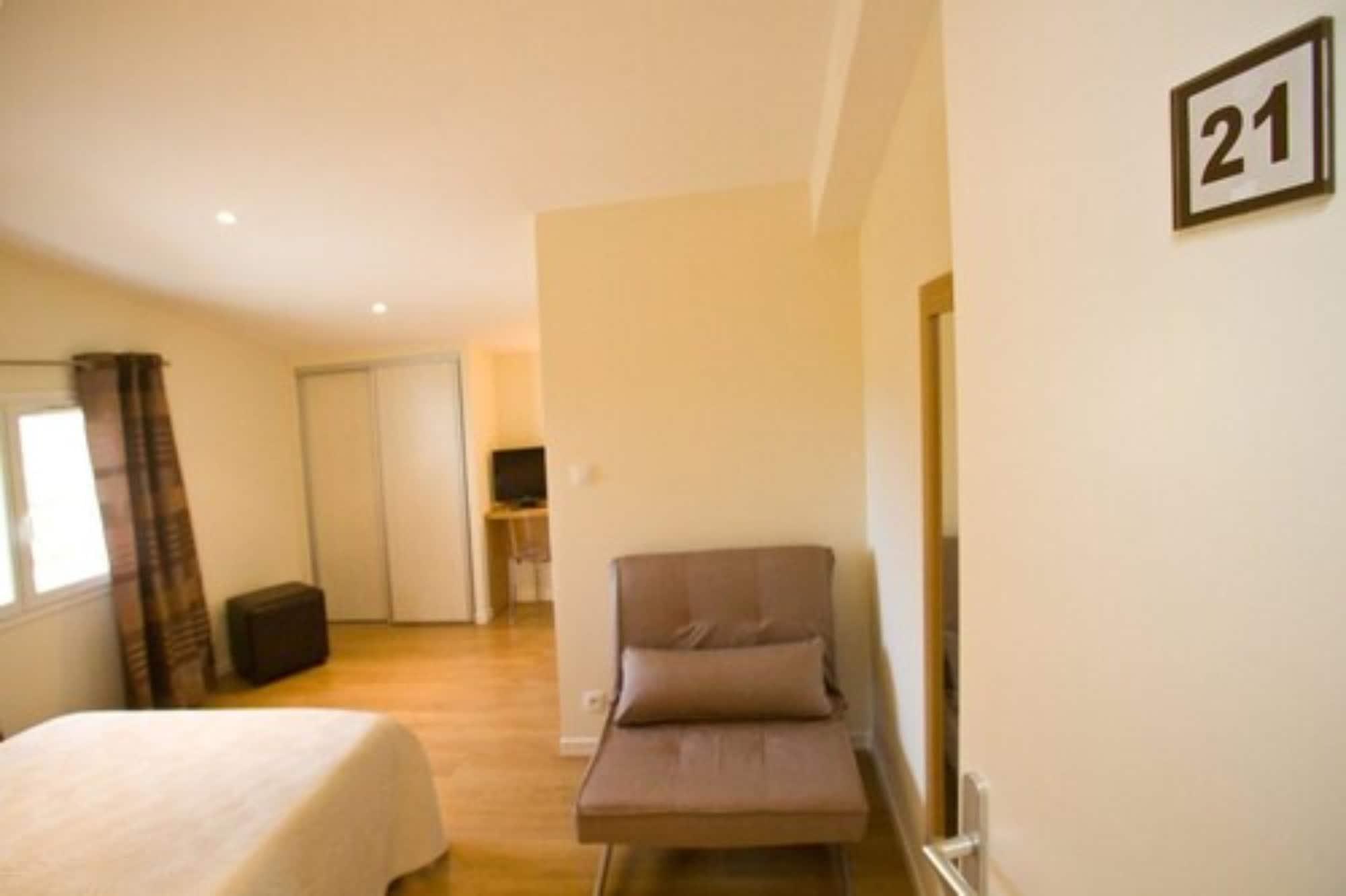 Hotel Cesario カルヴィ エクステリア 写真