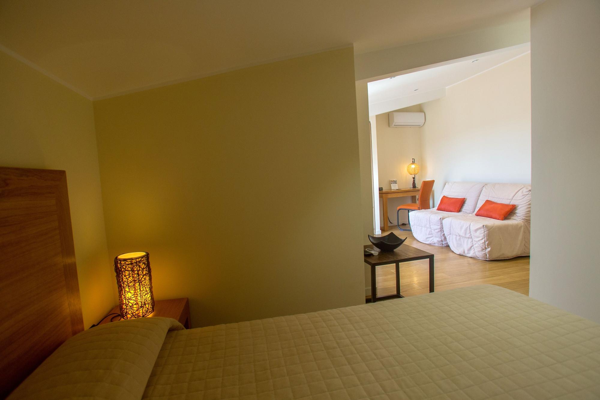 Hotel Cesario カルヴィ エクステリア 写真