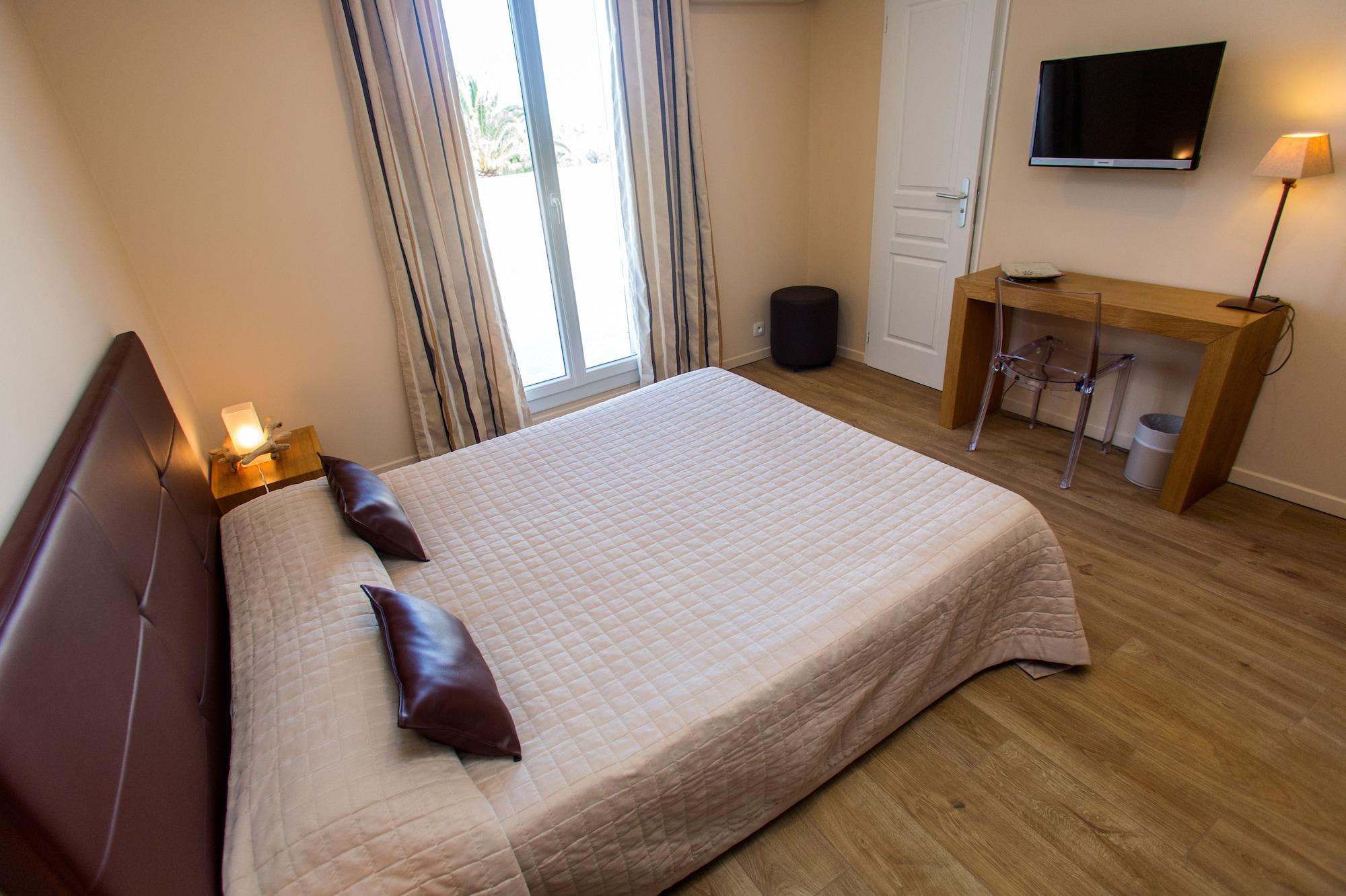 Hotel Cesario カルヴィ エクステリア 写真