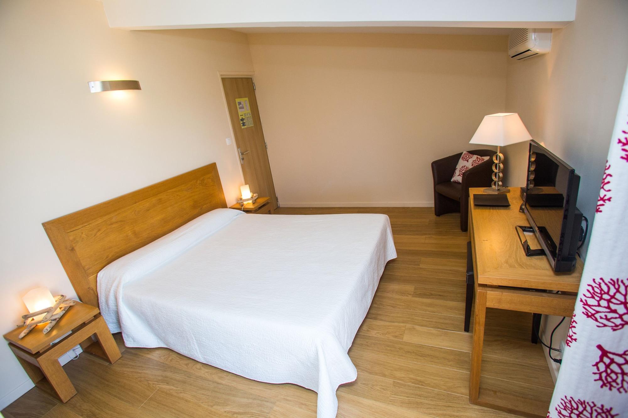 Hotel Cesario カルヴィ エクステリア 写真
