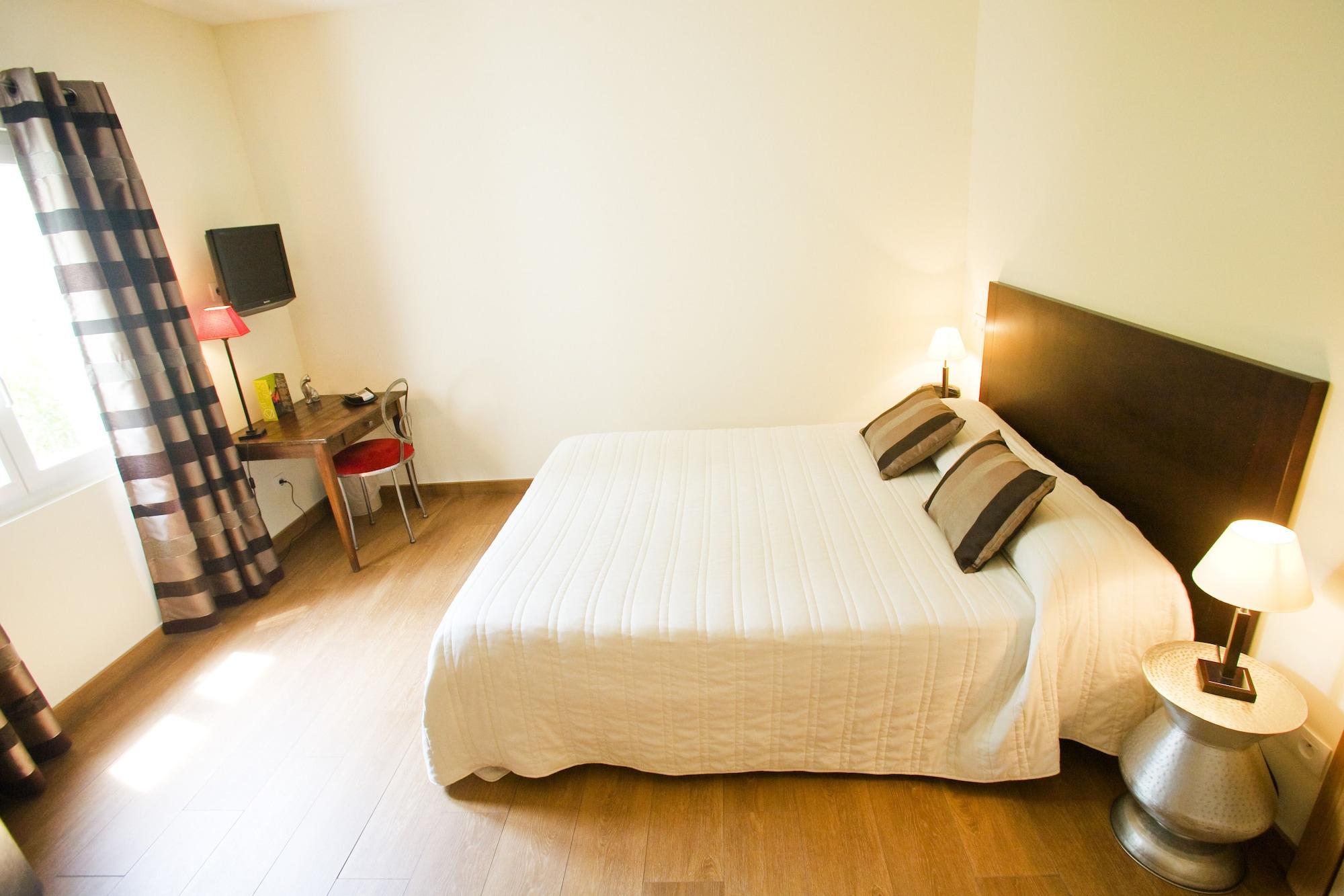 Hotel Cesario カルヴィ エクステリア 写真