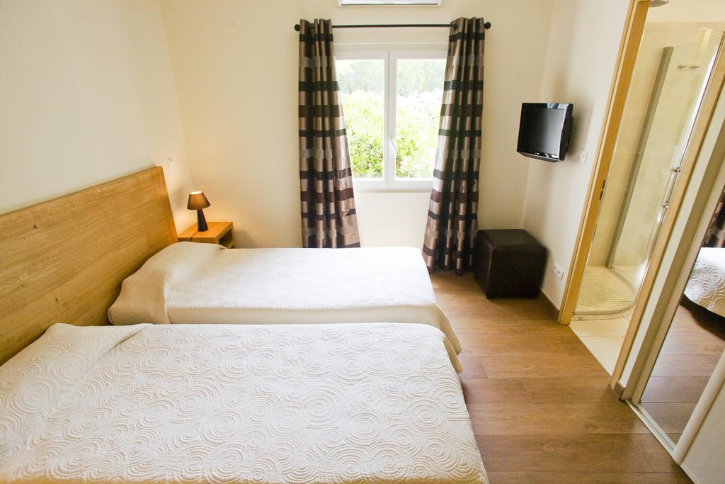 Hotel Cesario カルヴィ 部屋 写真