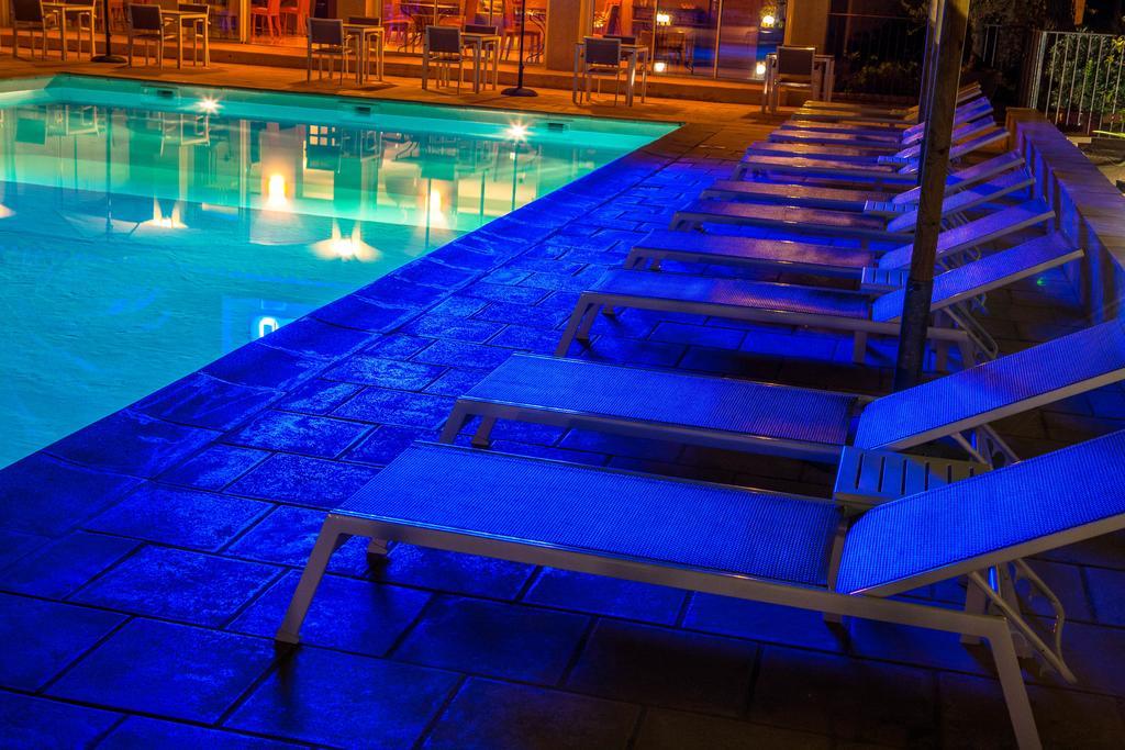 Hotel Cesario カルヴィ エクステリア 写真