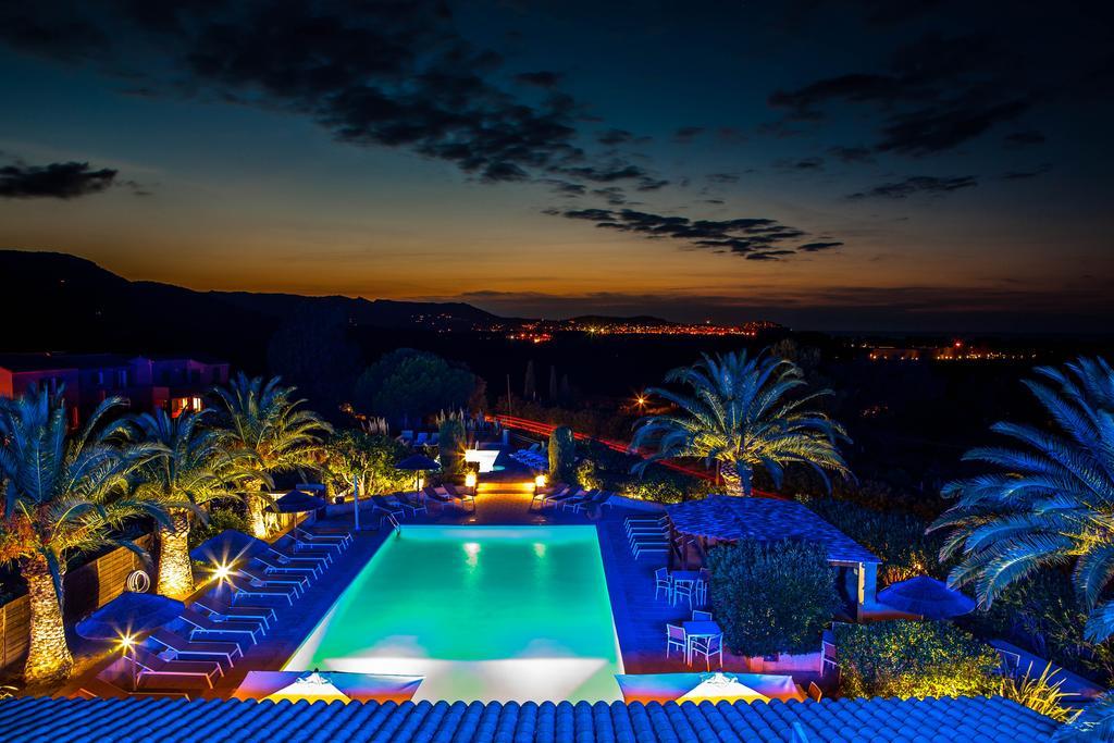 Hotel Cesario カルヴィ エクステリア 写真