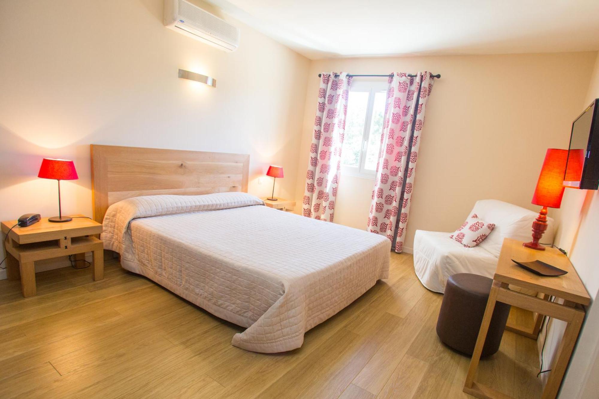 Hotel Cesario カルヴィ エクステリア 写真