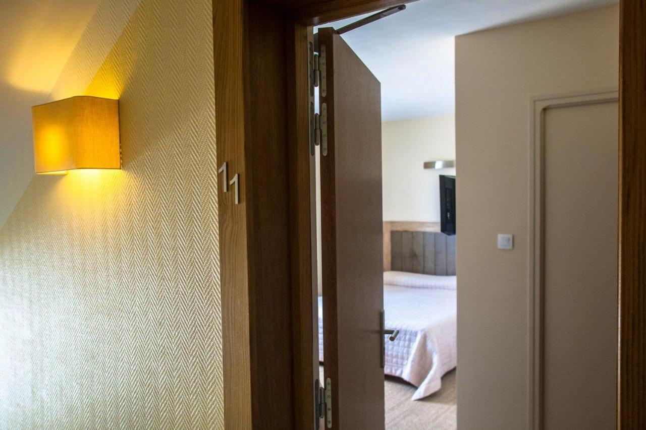 Hotel Cesario カルヴィ エクステリア 写真